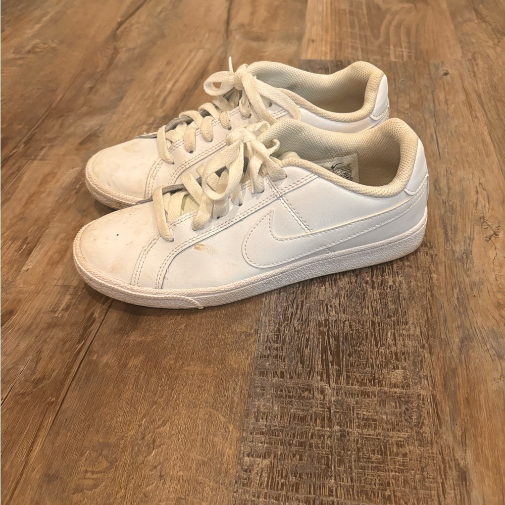 Nike White Casual Sneakers